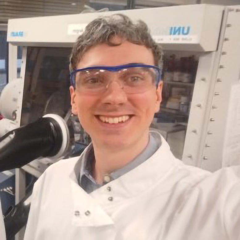 Dr. Daniel Commandeur