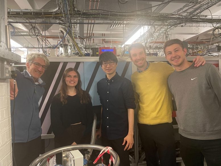 Oxford Clarendon Laboratory Researchers