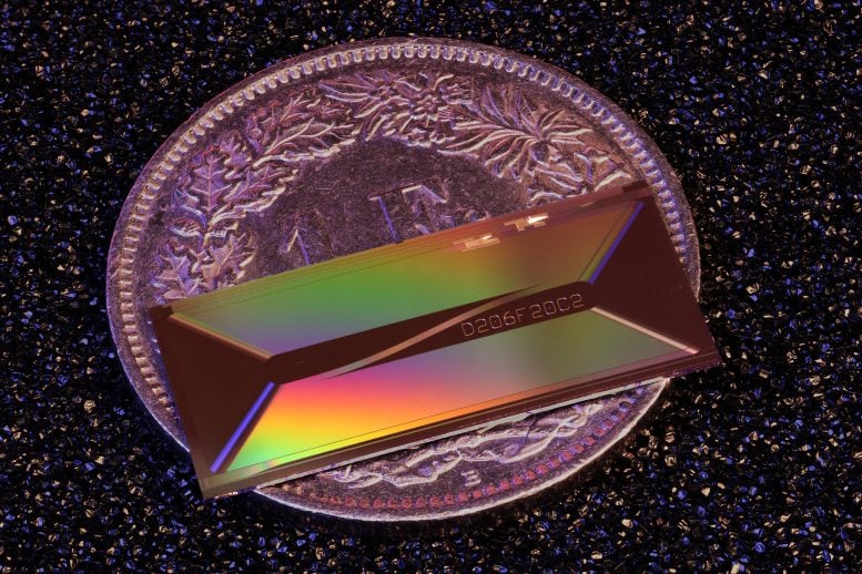 EPFL Photonic Chip on Coin